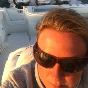 Meet your Posher, Abbott